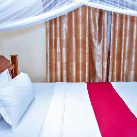 Red Sun Lodge Kokoni Ngambo Luaran gambar