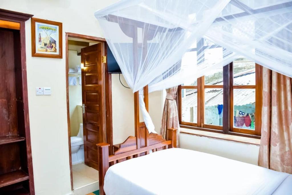 Red Sun Lodge Kokoni Ngambo Luaran gambar